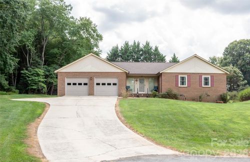 22-220 Sherwood Dr, Taylorsville, NC, 28681-7604 | Card Image