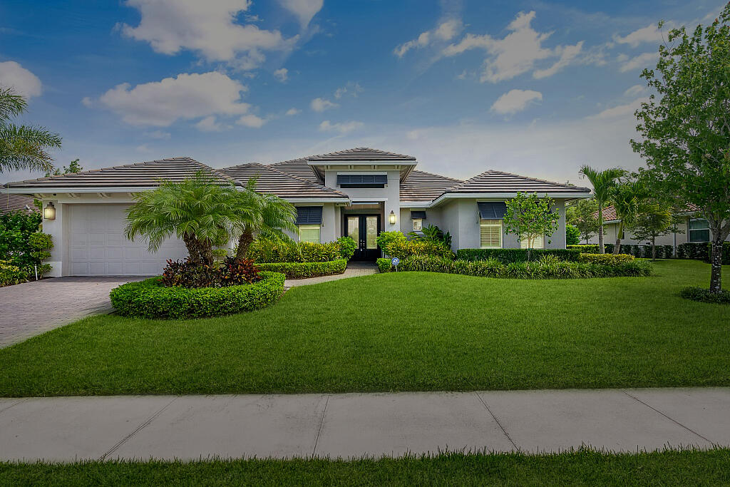 Jacqueline Mnr, Vero Beach, FL 32968