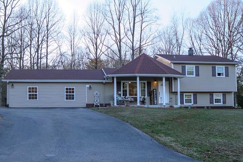 267 Simmons St, Spencer, TN, 38585-3622 | Card Image