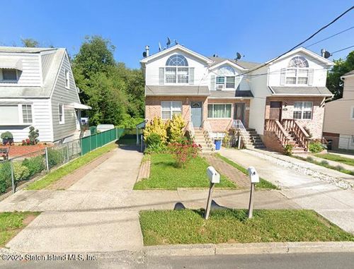 31 Marie St, Staten Island, NY, 10305-1411 | Card Image
