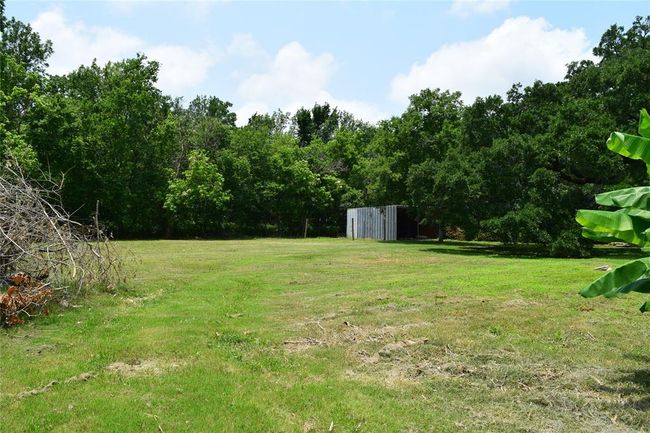 Back right of the property | Image 5