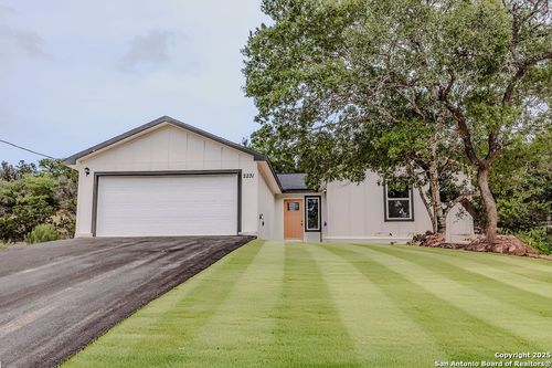 2231 Golf Dr, Spring Branch, TX, 78070-3761 | Card Image