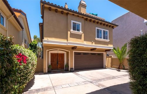 b-520 N Elena Ave, Redondo Beach, CA, 90277-2160 | Card Image