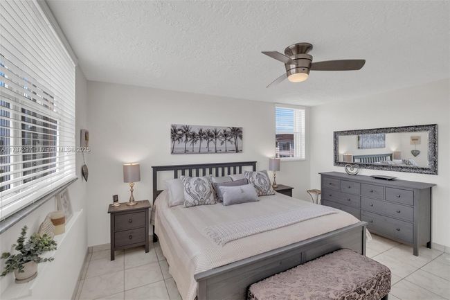 APT-404 - 2861 Somerset Dr, Condo with 2 bedrooms, 2 bathrooms and null parking in Lauderdale Lakes FL | Image 8