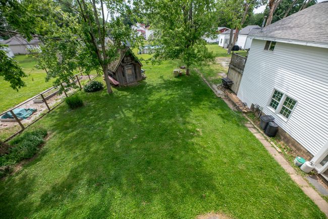 307 N Logan St, House other with 3 bedrooms, 2 bathrooms and 2 parking in Deer Creek IL | Image 25