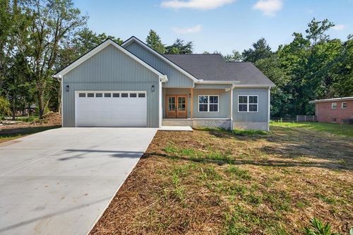 1135 Dowell St, Cookeville, TN, 38501-2023 | Card Image