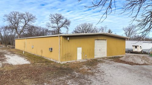 1839 E Highway 24, MOBERLY, MO, 65270-5402 | Card Image