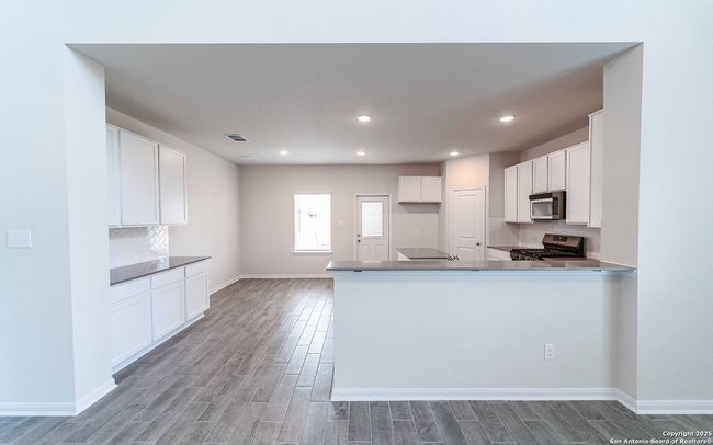 5222 Clarence Fld, House other with 4 bedrooms, 3 bathrooms and null parking in Von Ormy TX | Image 6