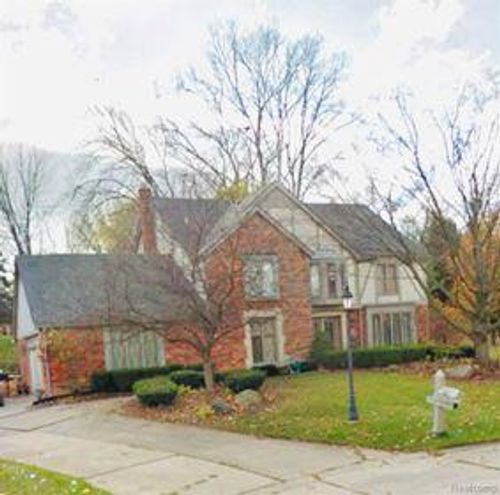650 Deerfield Ct, Rochester Hills, MI, 48309-2690 | Card Image