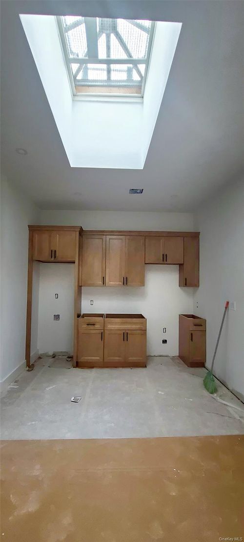 1f1r2f2r-81 Hill Street, New York, NY, 11208 | Card Image