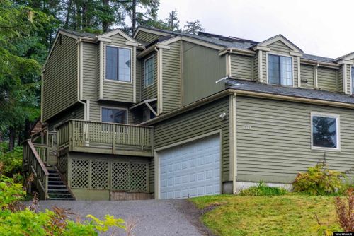 6747 Sherri St, Juneau, AK, 99801-9443 | Card Image
