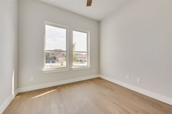 Dining area. | Image 9