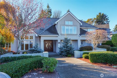 14329 Se 84th Ct, Newcastle, WA, 98059-9260 | Card Image