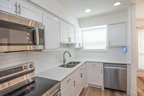 1311-1100 Calico Ln, Arlington, TX, 76011-8850 | Card Image