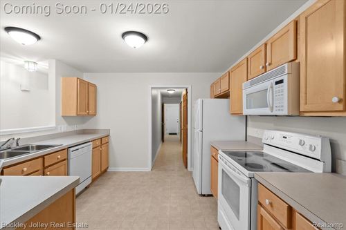 125-4030 Kirkway Ct, Howell, MI, 48843-5507 | Card Image