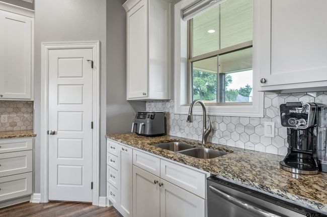 7757 Freestone Dr, House other with 4 bedrooms, 2 bathrooms and null parking in Bullard TX | Image 13