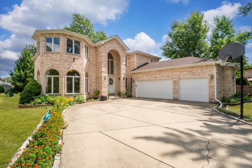 1007 Wildwood Ln, Mount Prospect, IL, 60056-6404 | Card Image