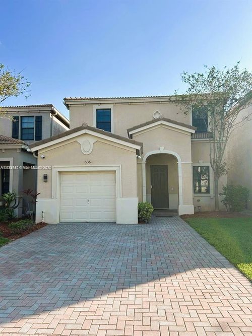 636-636 Ne 193rd St, Miami, FL, 33179-3977 | Card Image
