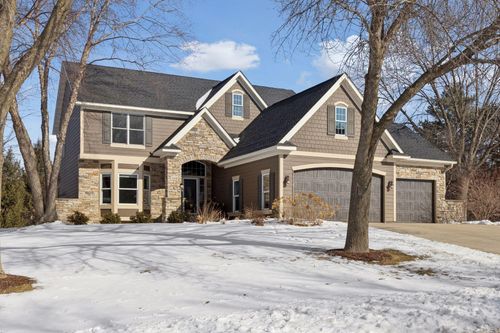 10488 Raleigh Rd, Woodbury, MN, 55129-4202 | Card Image