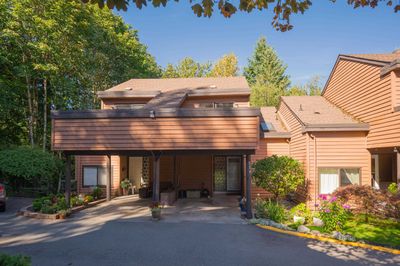 526 Cardiff Way, Townhouse with 3 bedrooms, 1 bathrooms and 2 parking in Port Moody BC | Image 2