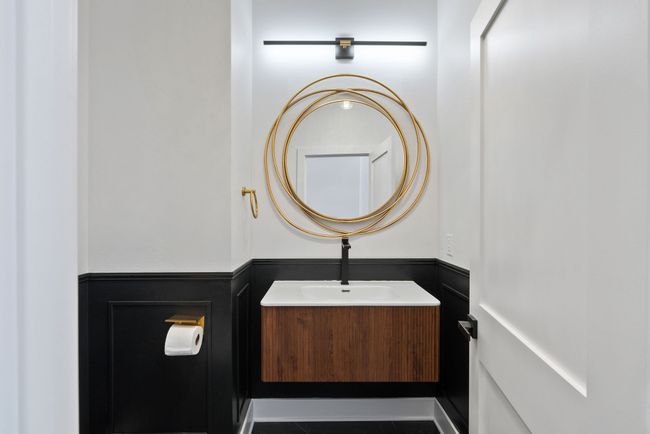 Powder Bath | Image 17