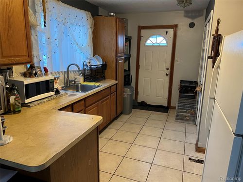 21901 Dante St, Oak Park, MI, 48237-2814 | Card Image