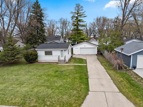 530 Morris Avenue, Ashwaubenon, WI, 54304 | Card Image