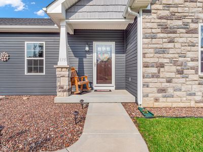 Nice walkup to the front entryway. | Image 2