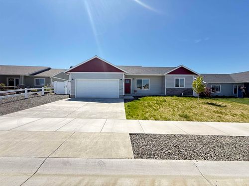 1556 Frontier Dr, Lewiston, ID, 83501-4035 | Card Image