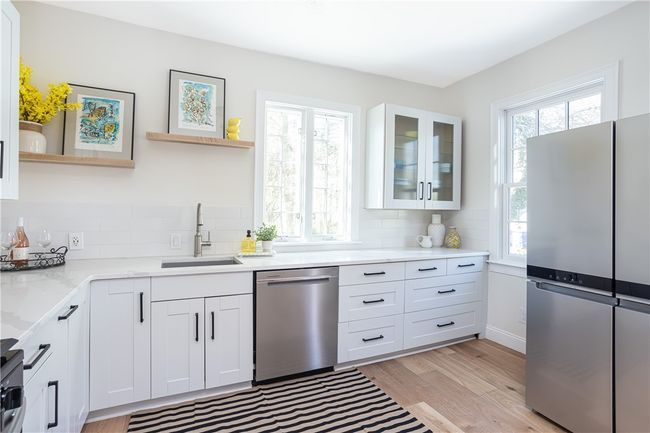 4 Gladding Ct, Home with 3 bedrooms, 1 bathrooms and 3 parking in Newport RI | Image 13