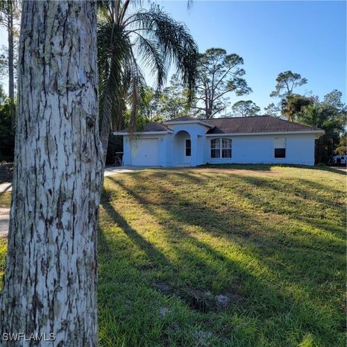 571 11th St Sw, NAPLES, FL, 34117-2181 | Card Image