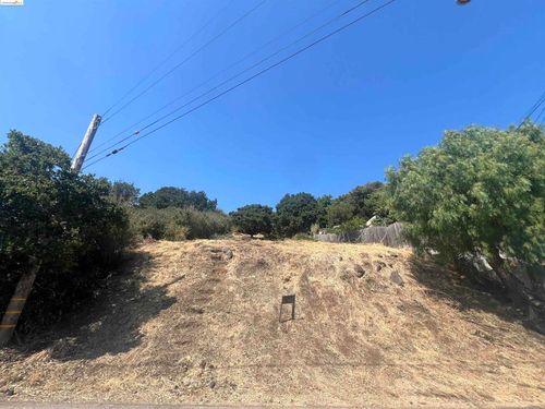 0 Burr St, Oakland, CA, 94605 | Card Image