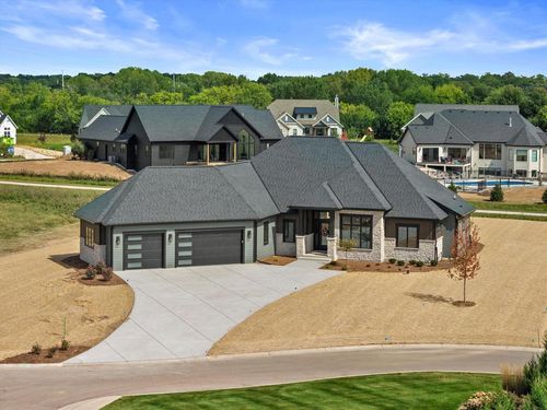 4077 Hawthorn Farm Court, DELAFIELD, WI, 53058 | Card Image