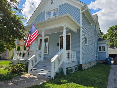 117 5th St, Aurora, IL, 60505-4372 | Card Image