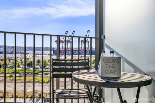 603-590 1st Ave S, Seattle, WA, 98104-3775 | Card Image