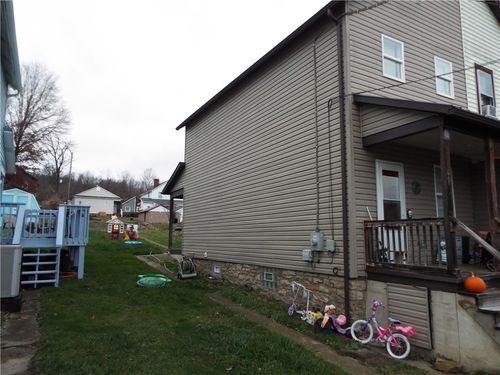 409 1st St, Vestaburg, PA, 15368-1007 | Card Image