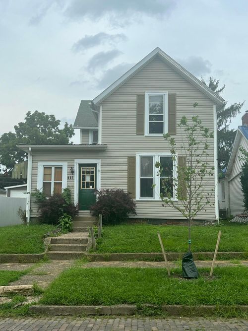 446 E Franklin St, Circleville, OH, 43113-1835 | Card Image