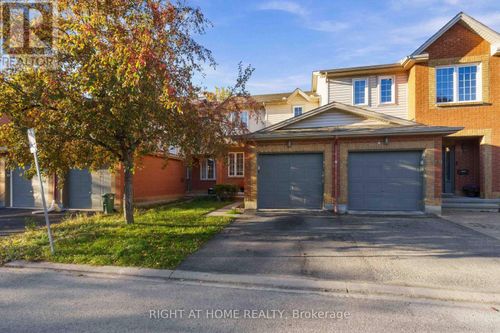 161 Kinross Private, Ottawa, ON, K2K3P8 | Card Image