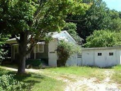 196 N Stiles Rd, Ludington, MI, 49431-9353 | Card Image