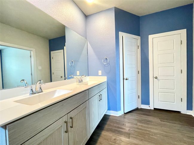 Primary Bathroom Downstairs | Image 15