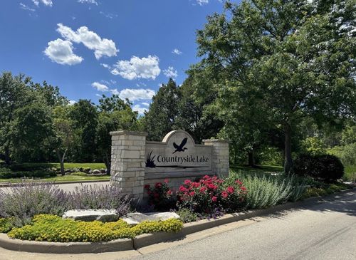 26955 Countryside Lake Dr, Mundelein, IL, 60060-3347 | Card Image