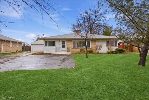 11526 Lake Ave, Cleveland, OH, 44102-6108 | Card Image