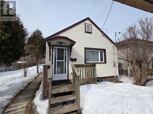 84 Machar Ave, Thunder Bay, ON, P7B2Y6 | Card Image