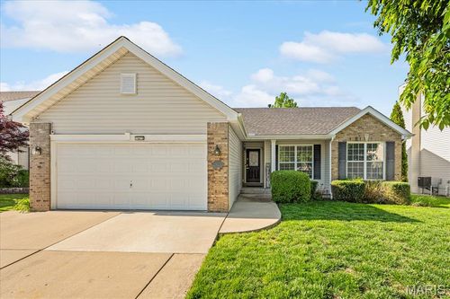 2923 Wye Oak Dr, Belleville, IL, 62221-7038 | Card Image