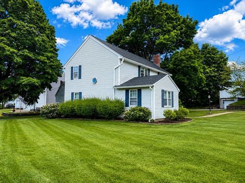 22 Abbott Rd, Waltham, MA, 02452-7840 | Card Image