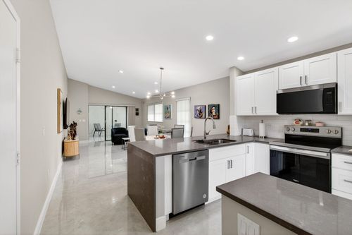 6175 Kings Gate Cir, Delray Beach, FL, 33484-2497 | Card Image