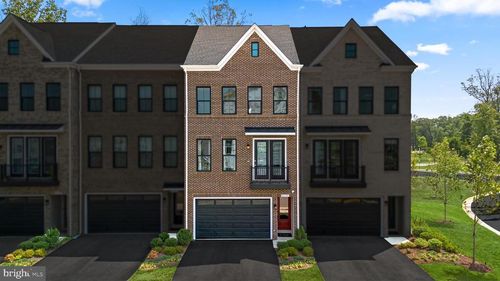 42131 Shining Star Sq, BRAMBLETON, VA, 20148-6477 | Card Image