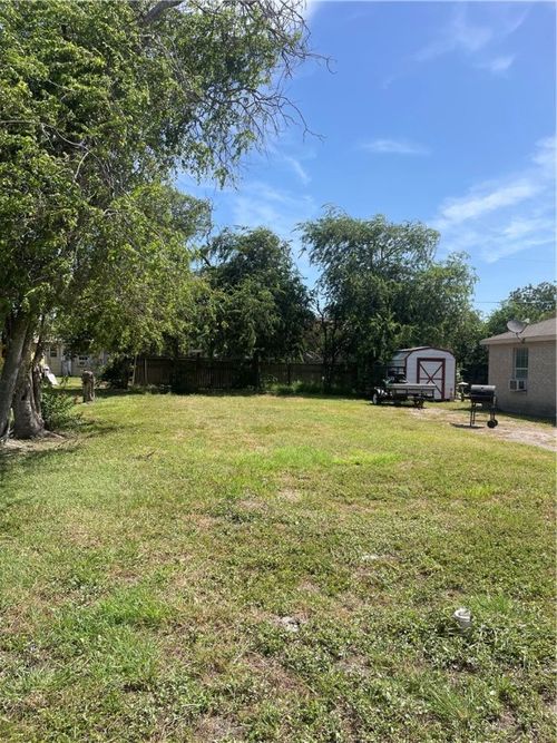 238 Sunset St, Gregory, TX, 78359 | Card Image
