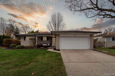 2887 Borden Drive, Home with 3 bedrooms, 2 bathrooms and null parking in Troy MI | Image 1