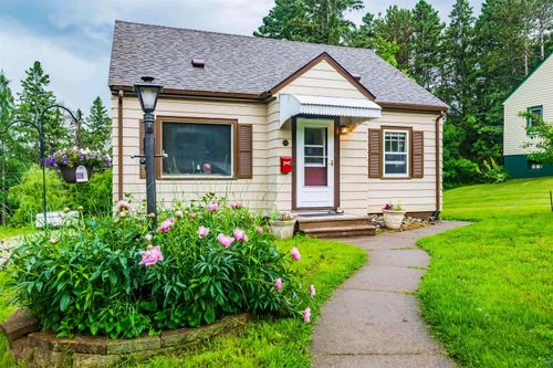 552 Park St, Duluth, MN, 55803-2180 | Card Image